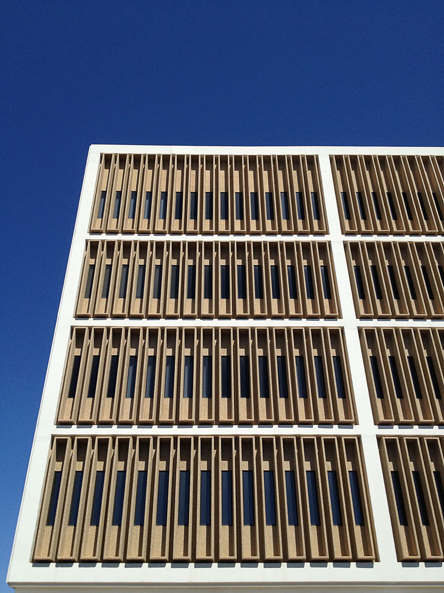 5th Avenue Medical Building by Al Beadle