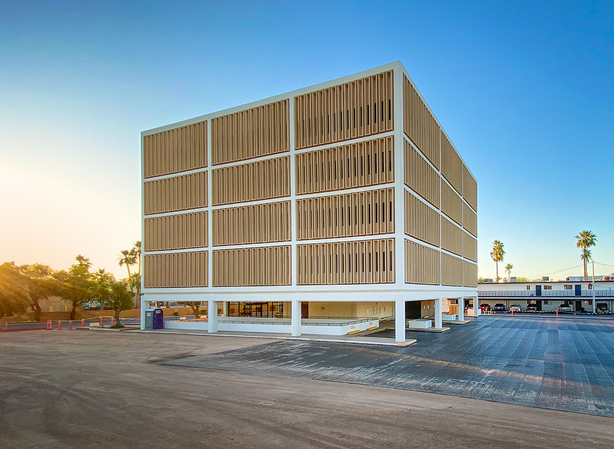 5th Avenue Medical Building by Al Beadle
