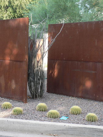 Modern metal fences in Phoenix Arizona