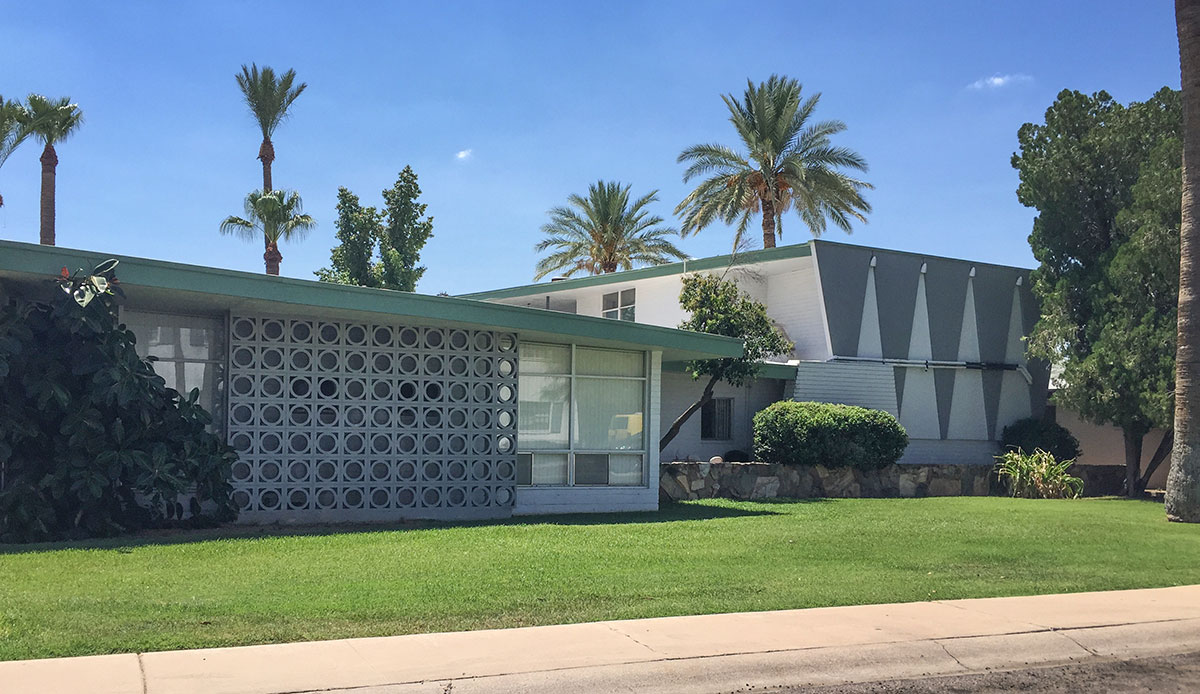 Saxony Apartments multifamily Phoenix