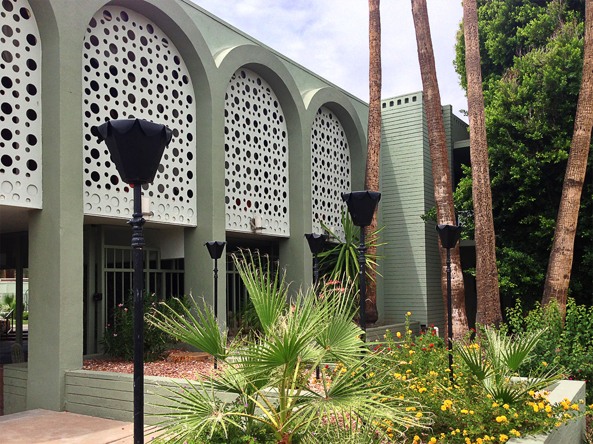 Olive66 on Glendale Ave
