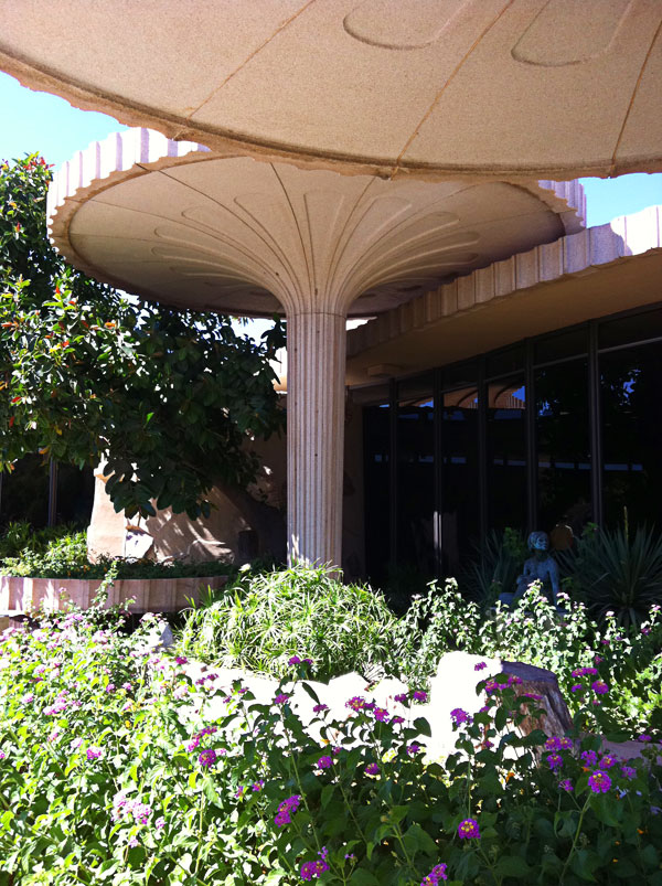 Valley National Banak designed by Frank Henry on the Docomomo tour 2011